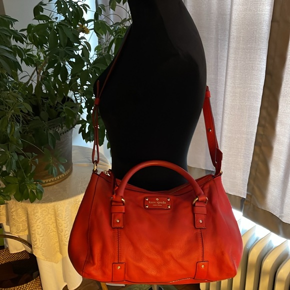 Authentic Vintage Kate Spade large shoulder bag.‎ Candy Apple red. Excelllent!!! - Picture 9 of 11